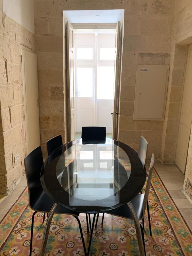 2 Bedroom Apartment In The Centre Of Valletta Exteriör bild